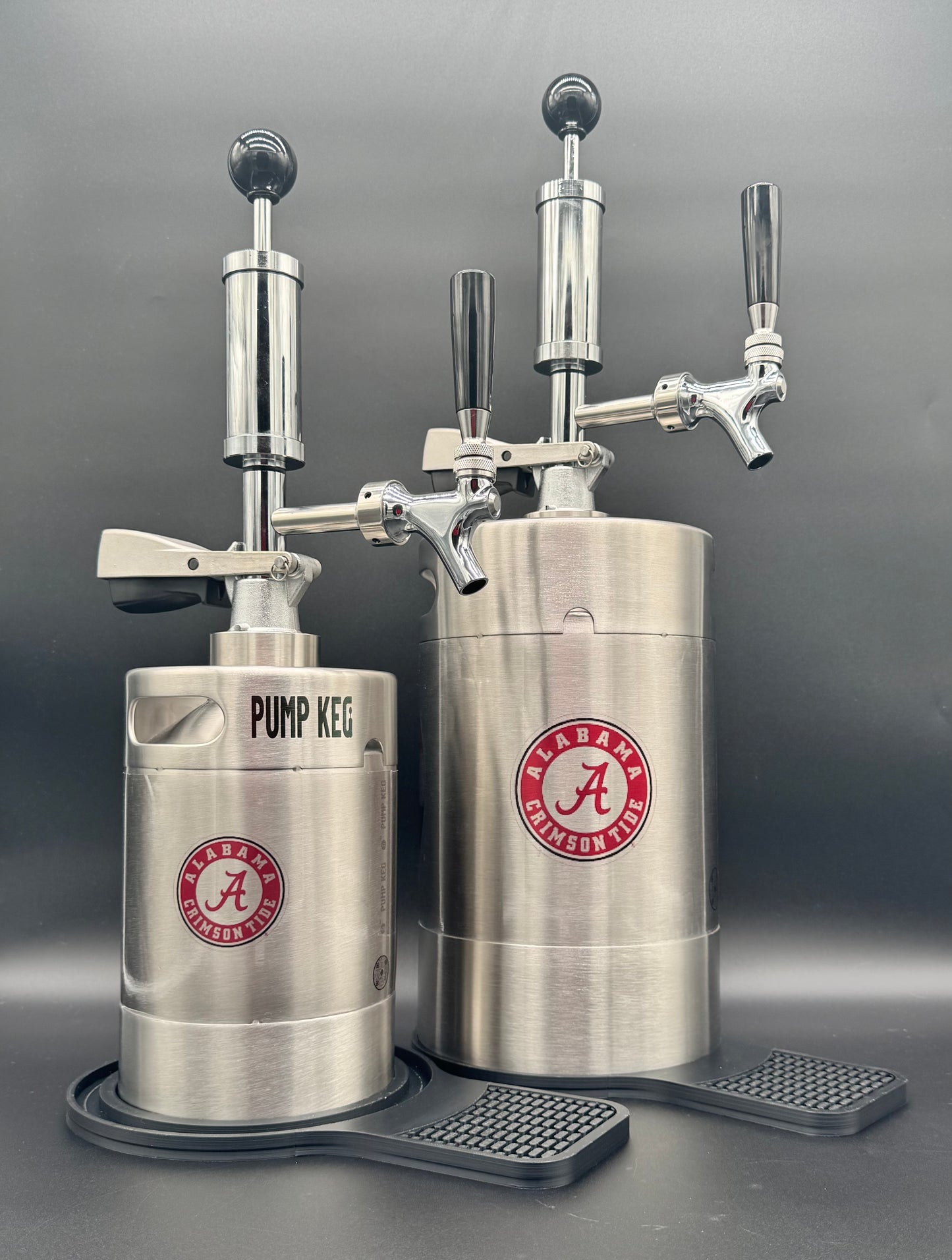 5 liter Alabama Crimson Tide (large) customized Pump Keg, standard tap, keg opener, drip tray, 26 cocktail recipes, 16 shot recipes all included. Packed nicely in a gift box for your favorite Roll Tide fan. Holds 30-35 cocktails or 169 fluid ounces.
